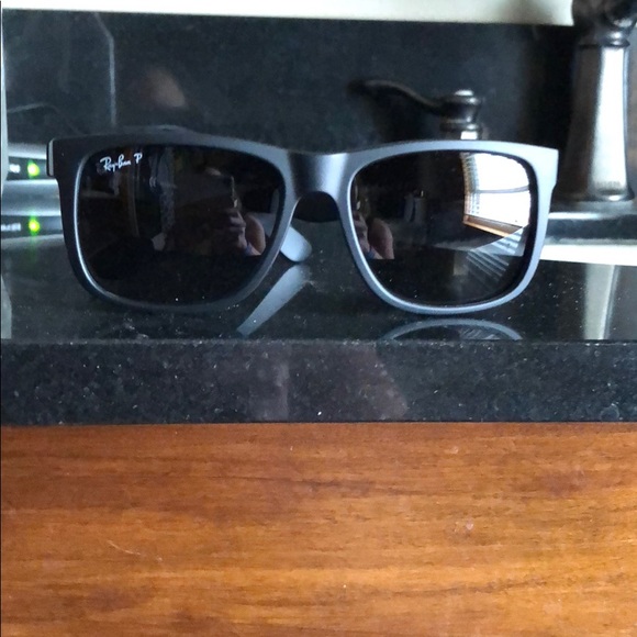 NWT Ray-Ban Polarized . Justin style sunglasses - Picture 3 of 6